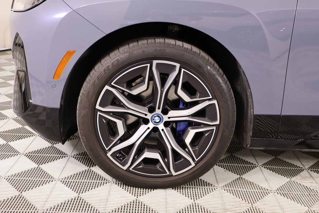 Used 2024 BMW iX xDrive50 w/ Sport Package image 19