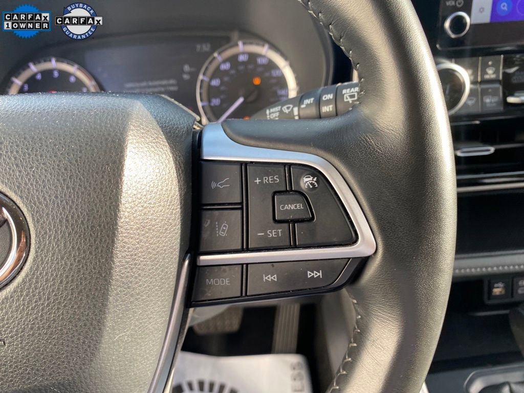 Used 2024 Toyota Highlander LE image 32