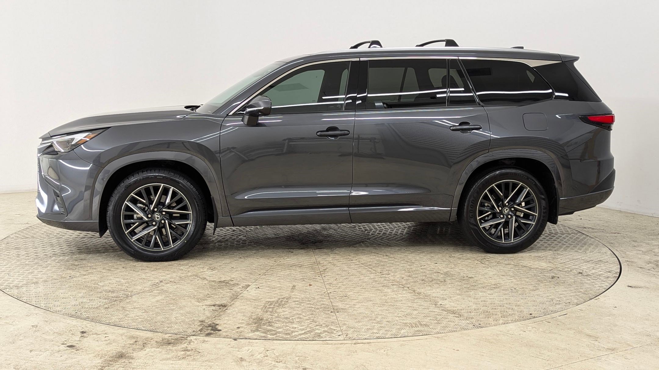 Used 2024 Lexus TX 350 FWD image 2