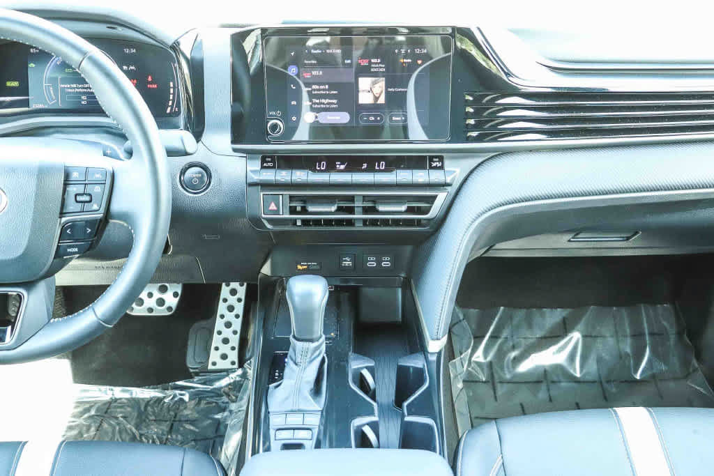 Used 2026 Toyota Camry SE FWD image 13