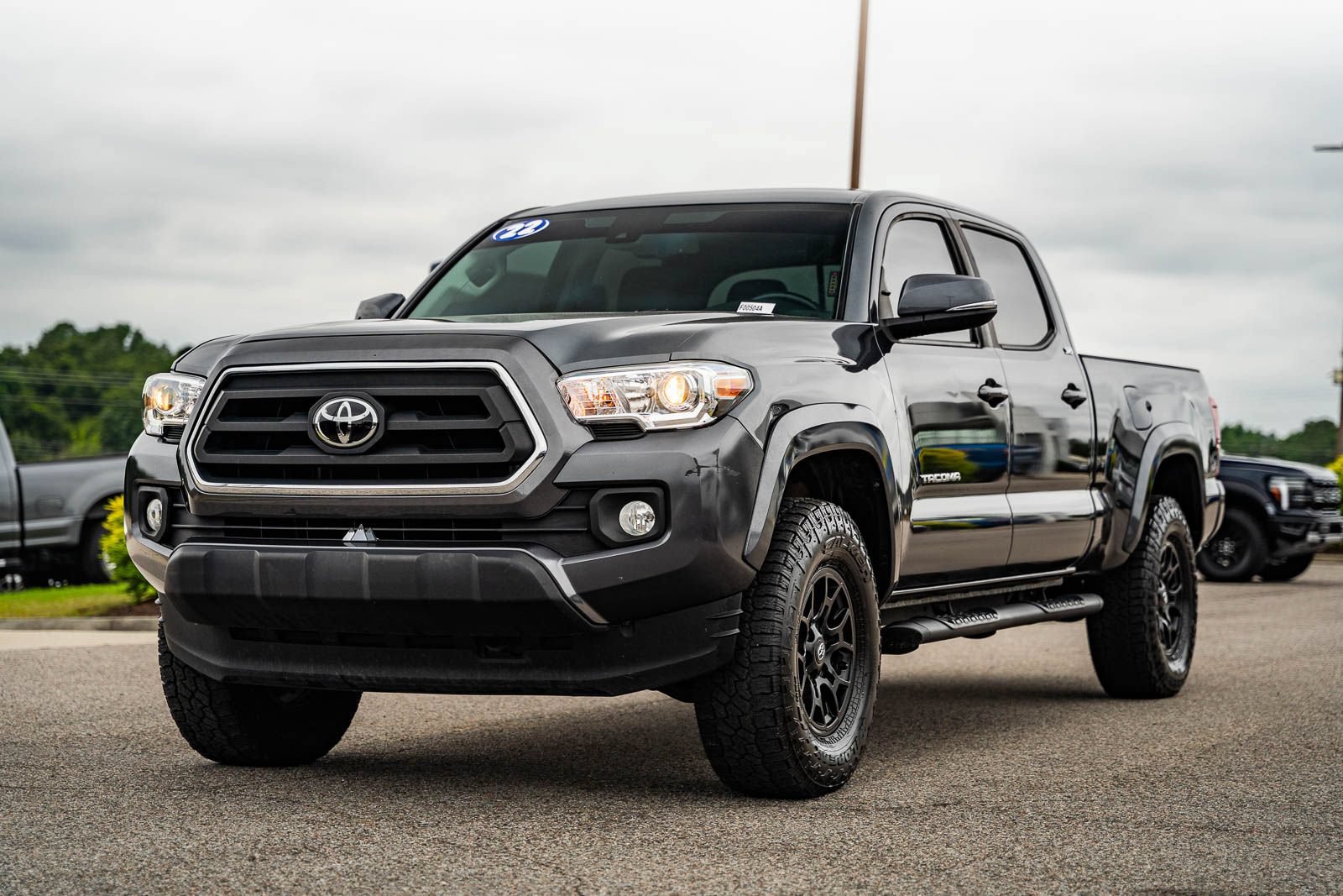 Used 2022 Toyota Tacoma SR5 w/ Technology Package RWD image 3