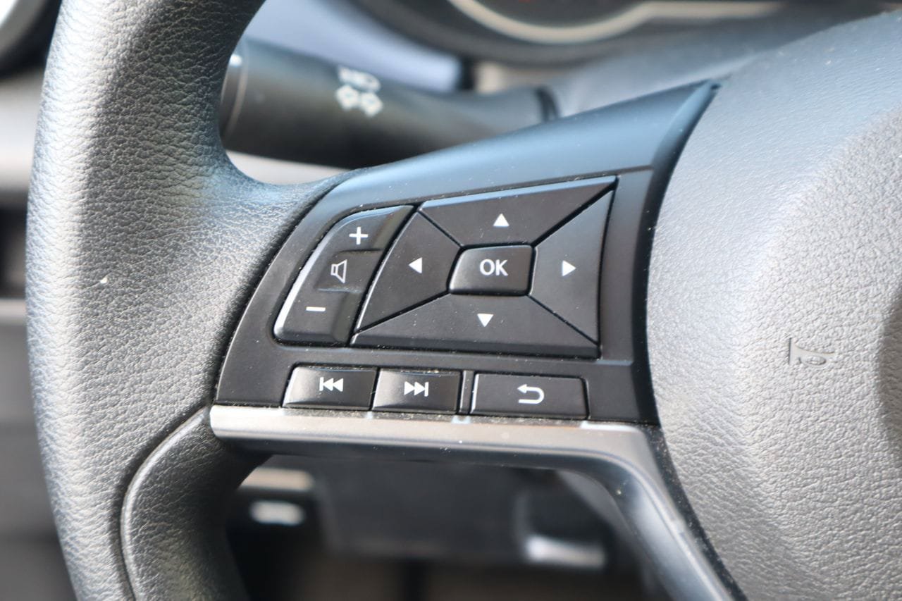 Used 2024 Nissan Versa SV FWD image 11