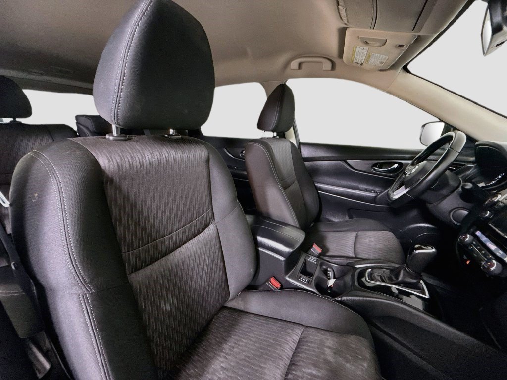 Used 2020 Nissan Rogue SV FWD image 28