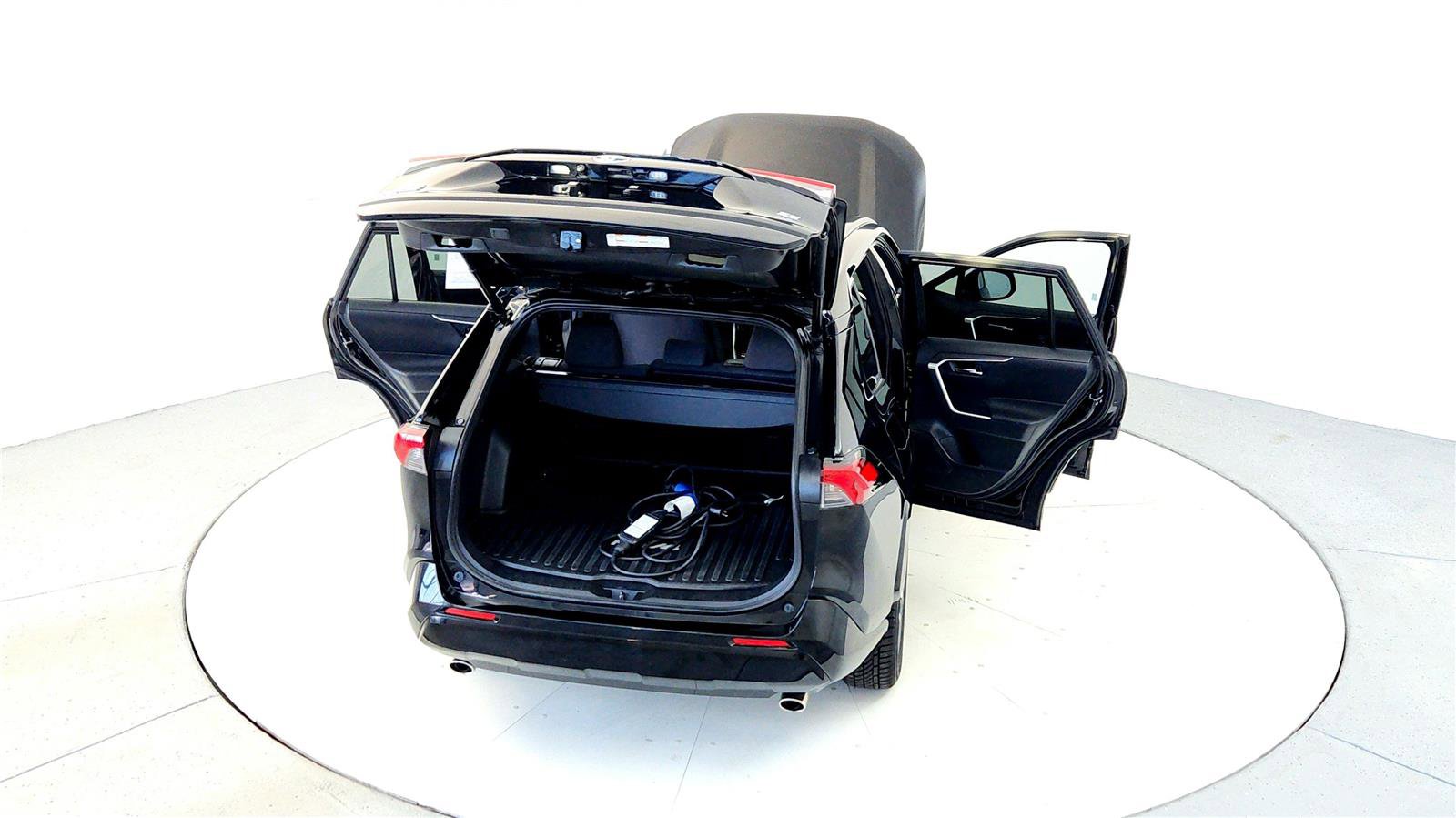 Certified 2022 Toyota RAV4 SE image 23