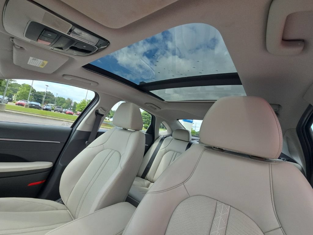 Used 2023 Hyundai Sonata Limited w/ Preferred Accessory Package FWD image 19