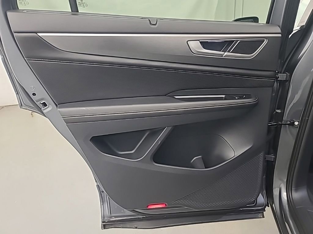 Used 2025 Volkswagen Atlas Cross Sport SE image 20