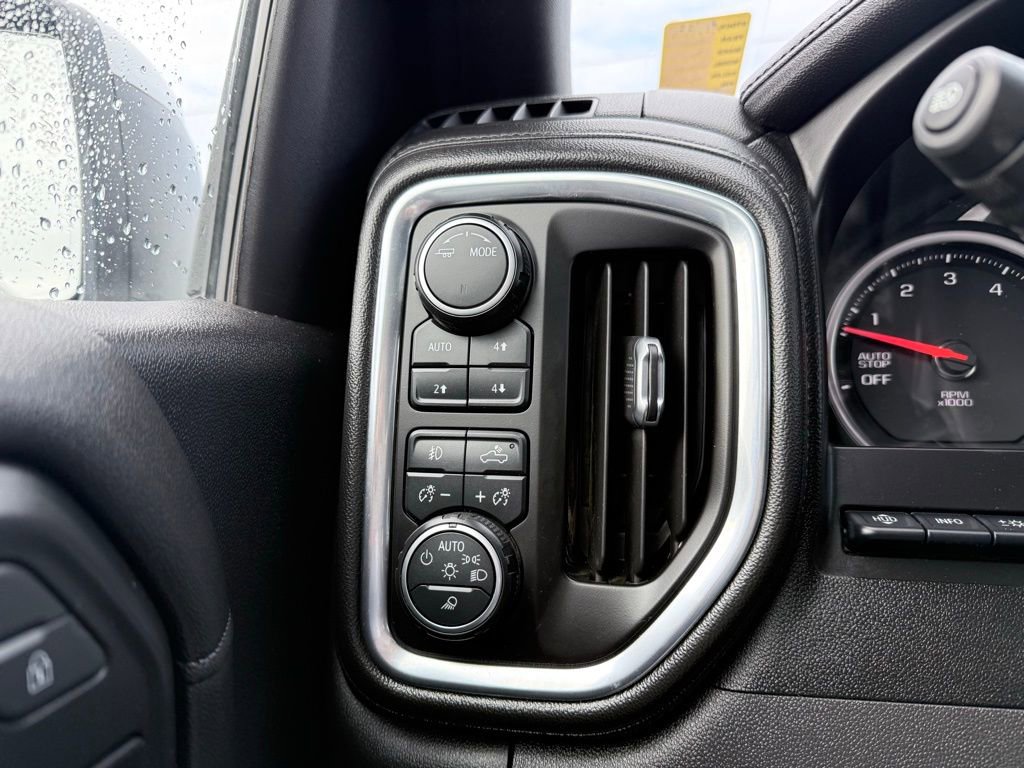 Used 2020 Chevrolet Silverado 1500 High Country w/ Technology Package image 13