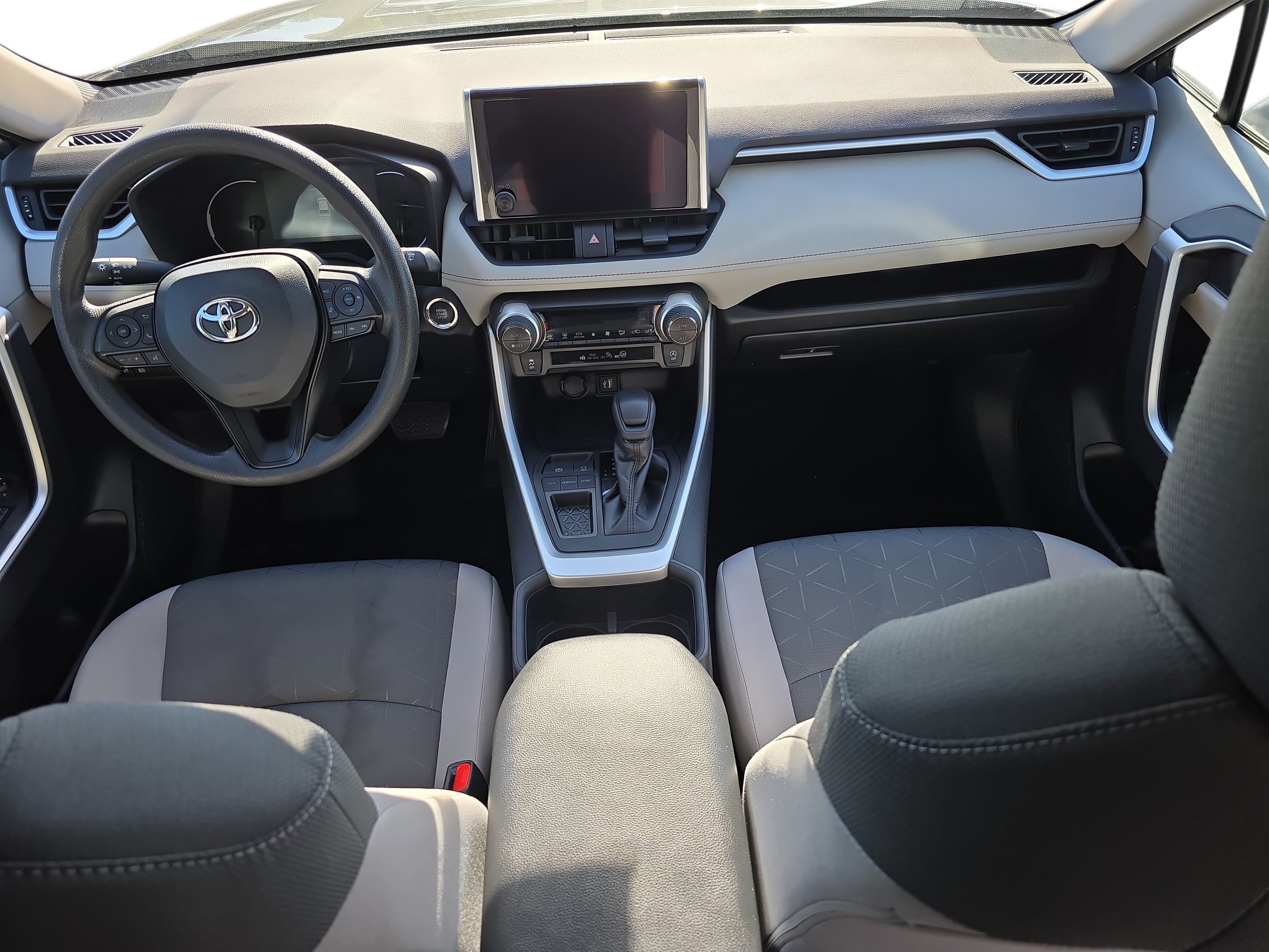 Used 2023 Toyota RAV4 XLE w/ Convenience Package FWD image 9