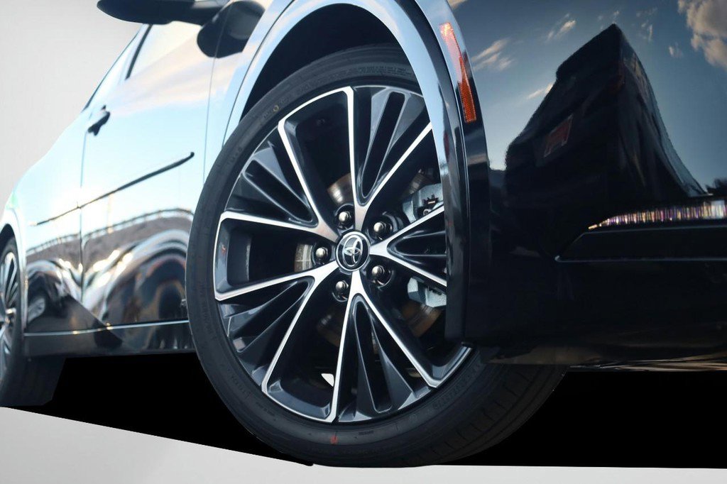 New 2026 Toyota Prius XLE image 3