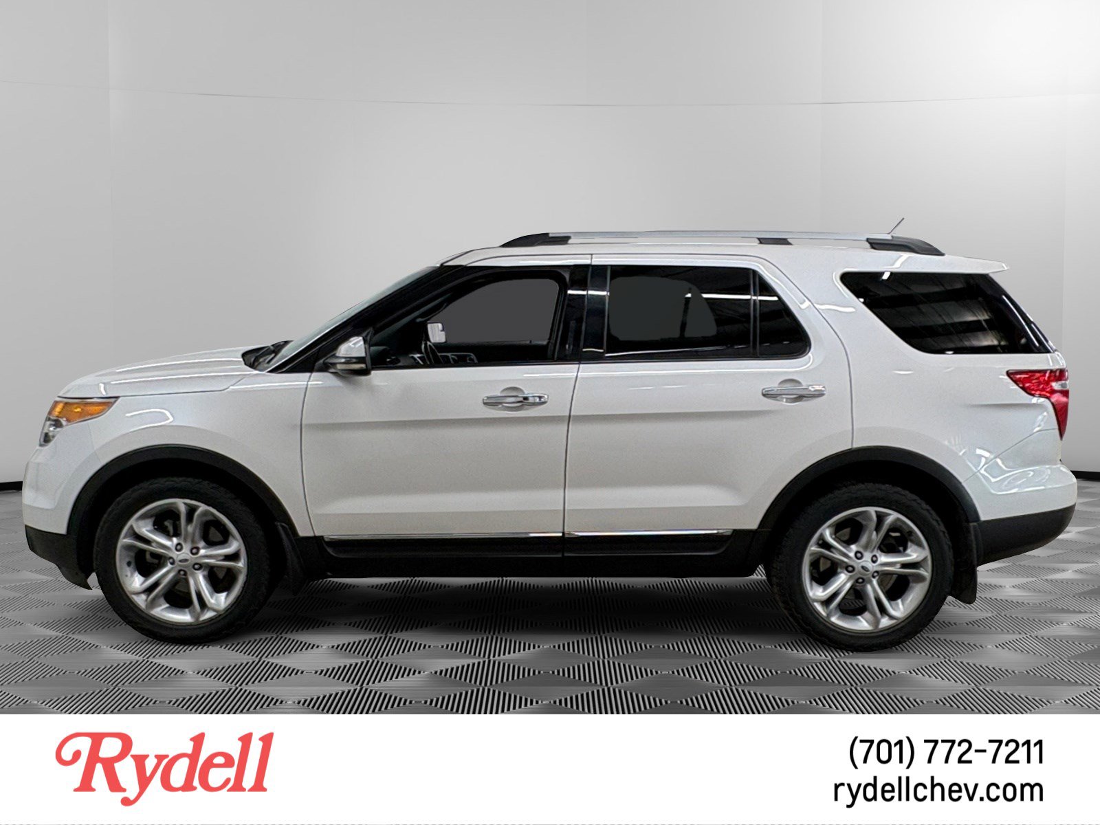 Used 2012 Ford Explorer Limited w/ Class III Trailer Tow Pkg AWD/4WD image 2