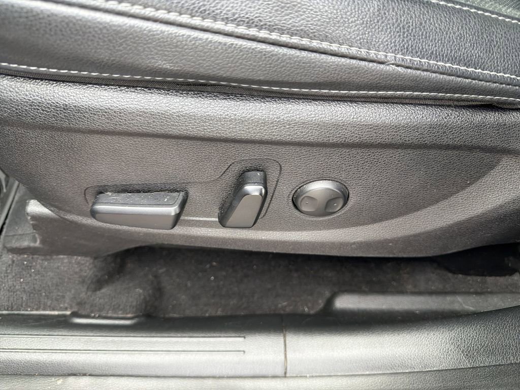 Used 2021 Kia Telluride EX w/ EX Premium Package image 16