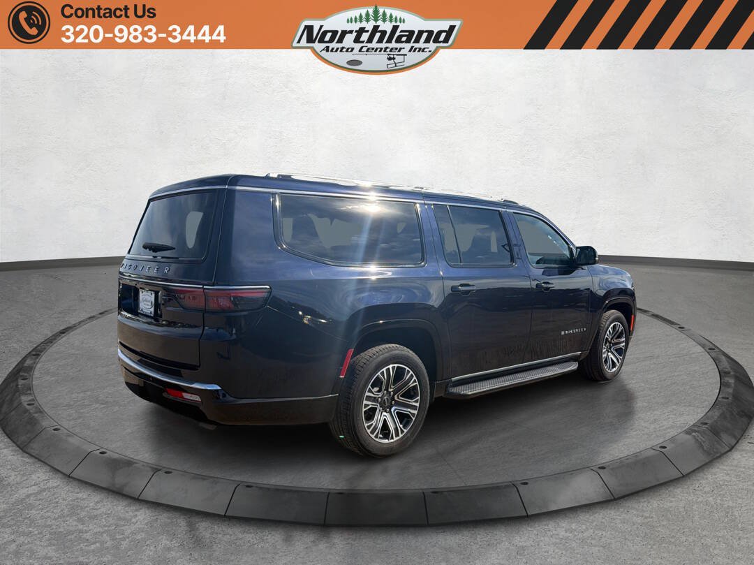 Used 2025 Jeep Wagoneer L Series II w/ 8-pass Seating Package AWD/4WD image 5