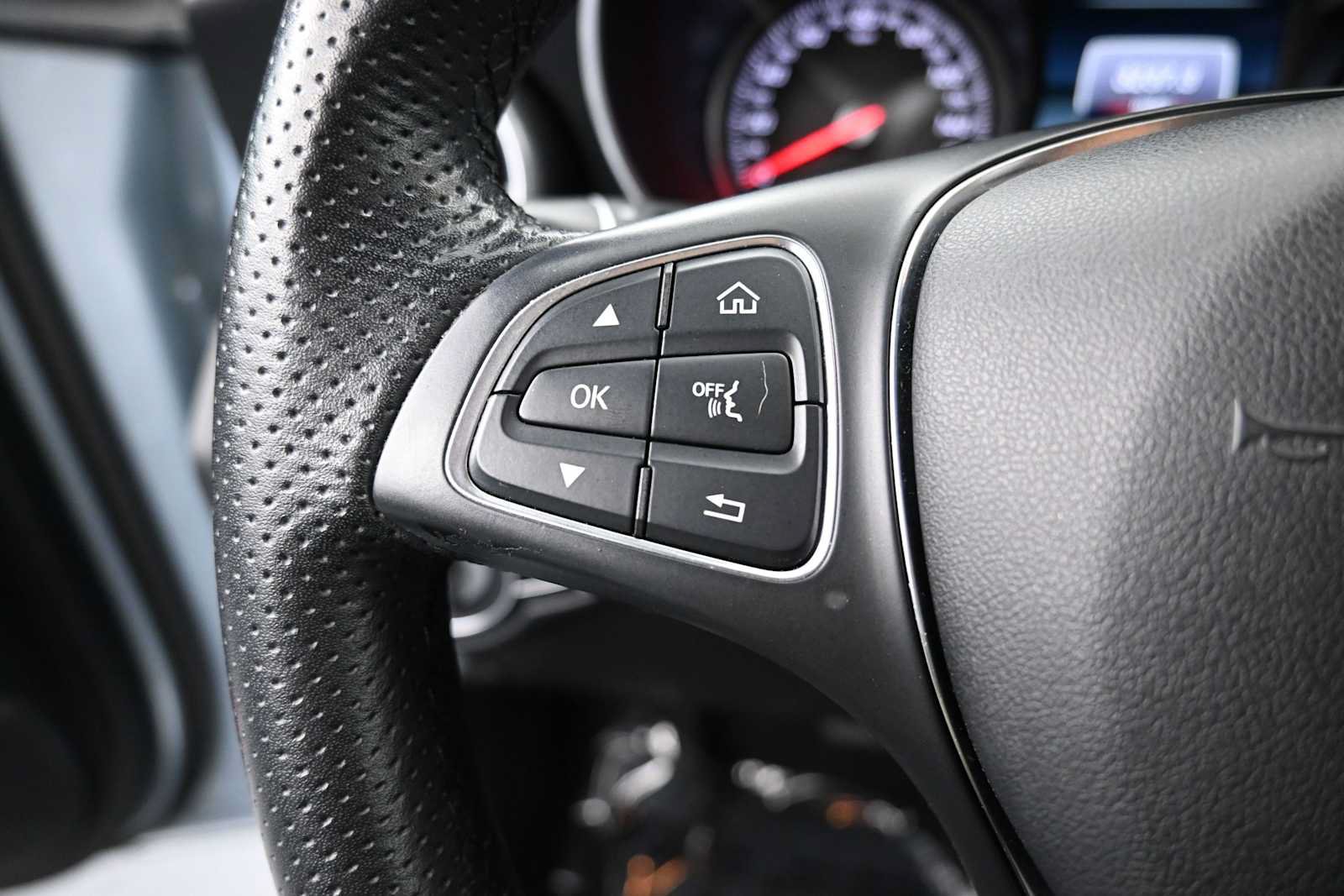 Used 2018 Mercedes-Benz GLC 300 image 13