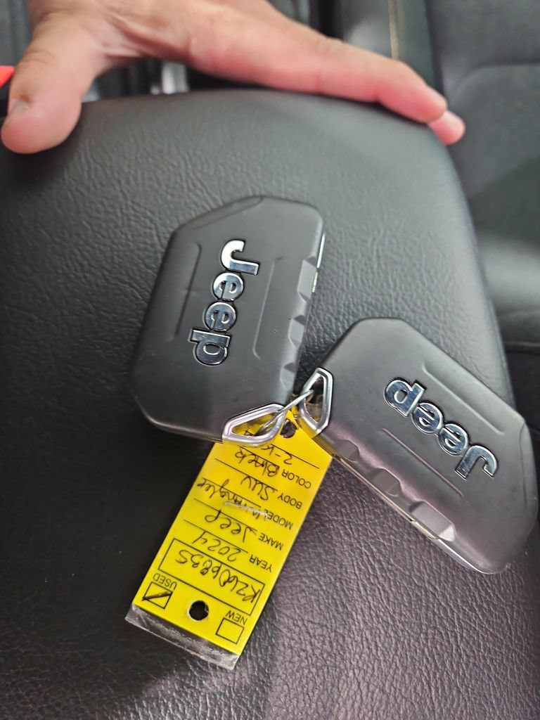 Used 2024 Jeep Wrangler Sport AWD/4WD image 28