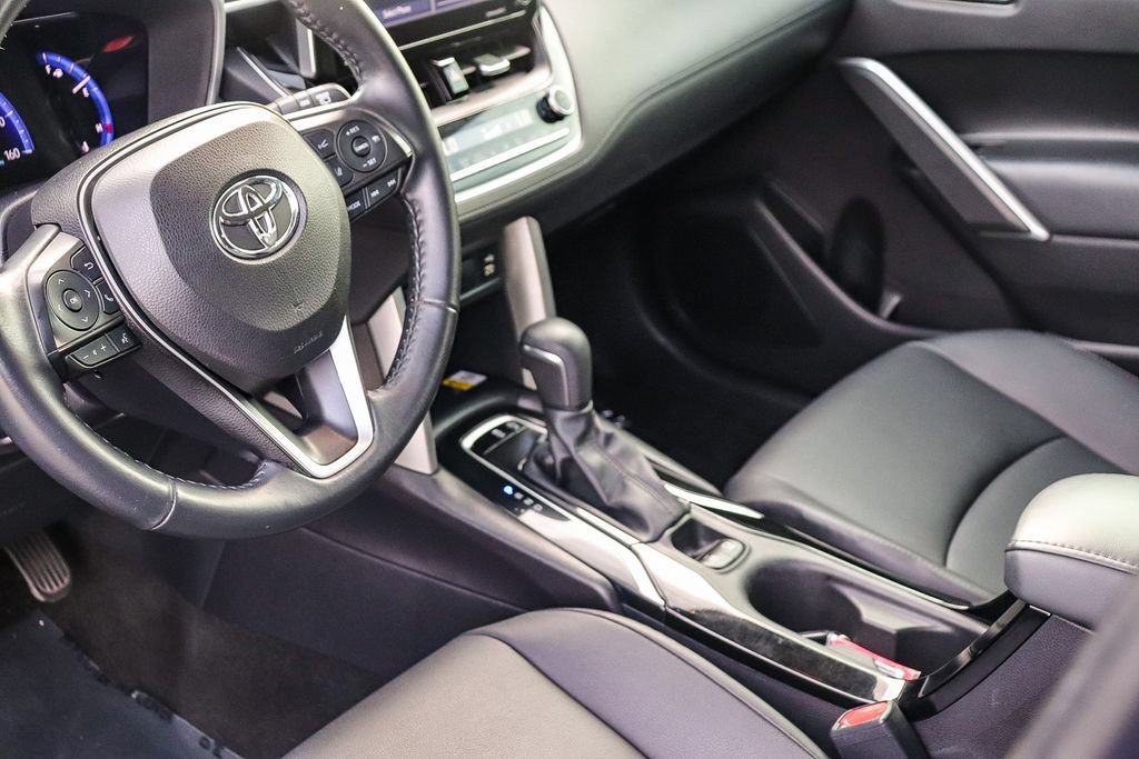 Used 2022 Toyota Corolla Cross XLE FWD image 22