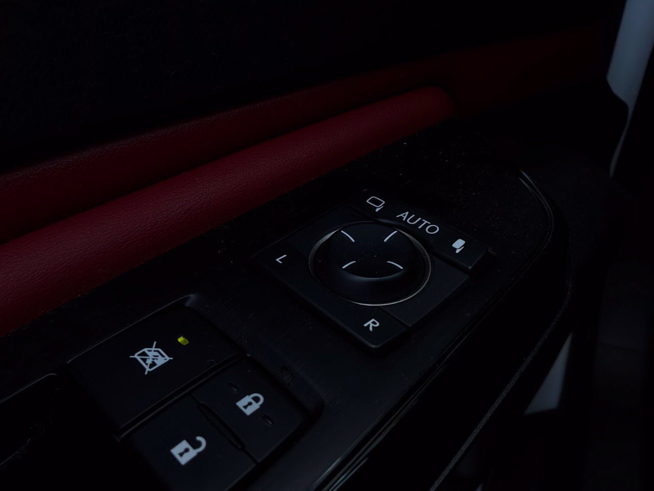 Used 2022 Lexus ES 350 F Sport w/ Accessory Package 2 FWD image 27