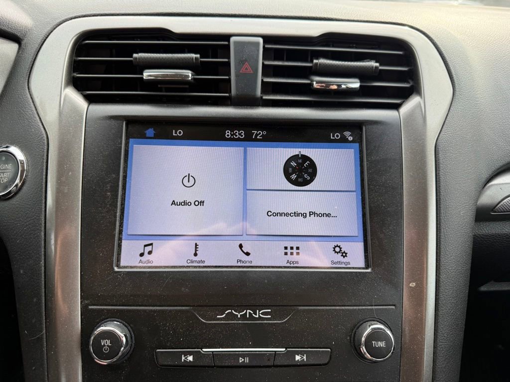Used 2019 Ford Fusion SE FWD image 12
