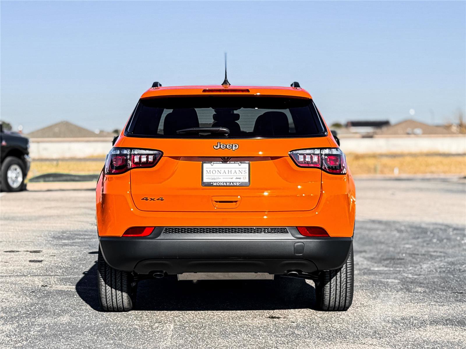 New 2026 Jeep Compass Latitude w/ Sun and Sound Group AWD/4WD image 6