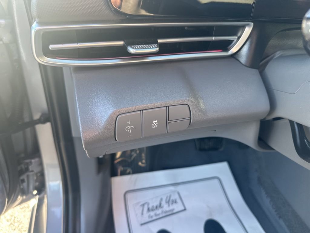 Used 2025 Hyundai Elantra SEL FWD image 14