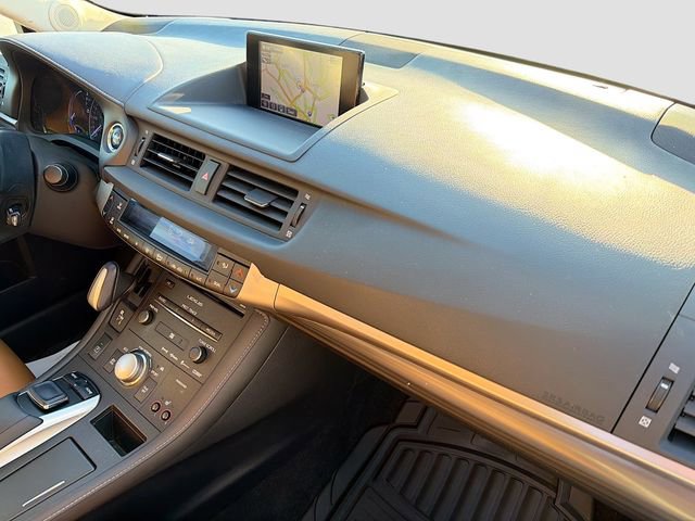 Used 2015 Lexus CT 200h w/ Navigation Package FWD image 27