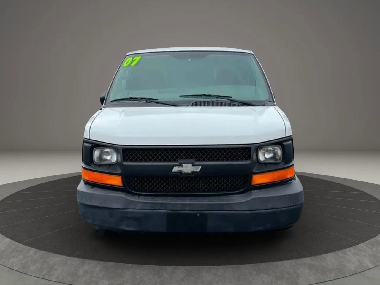 Used 2007 Chevrolet Express 3500 image 2