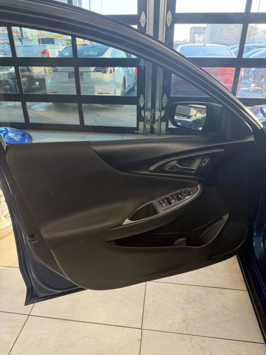 Used 2019 Chevrolet Malibu LS FWD image 13