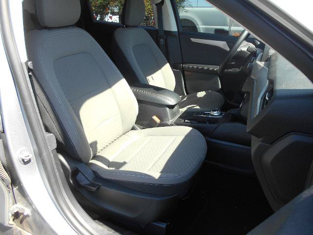 Certified 2022 Ford Escape SE w/ SE Sport Appearance Package FWD image 10