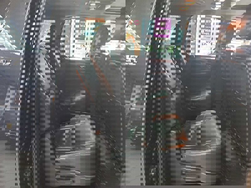 Used 2012 Chevrolet Suburban LTZ image 20