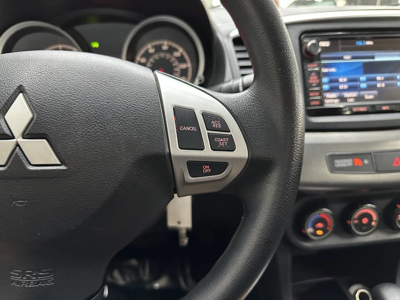 Used 2014 Mitsubishi Lancer SE image 22