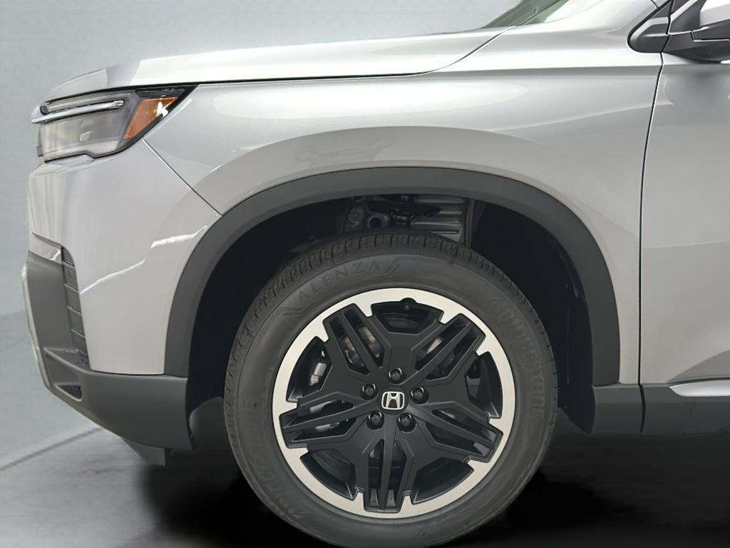 New 2026 Honda Pilot Touring image 10