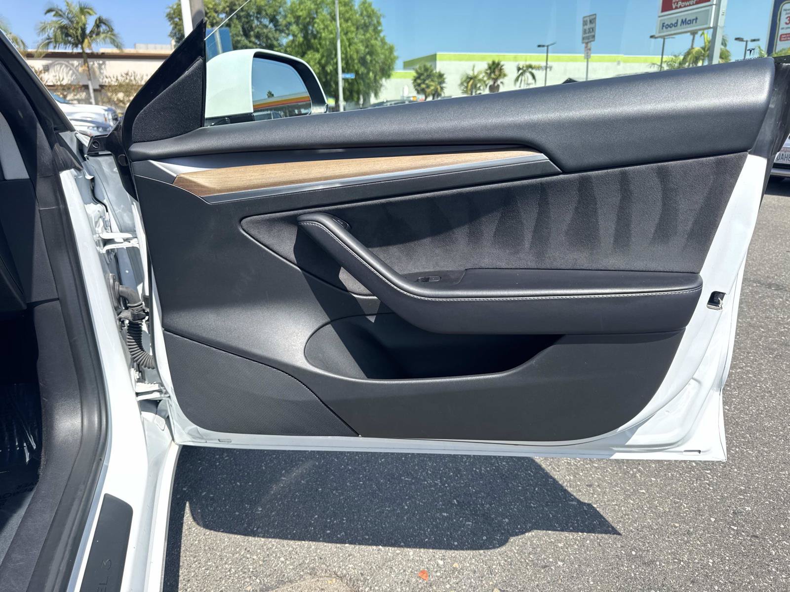 Used 2022 Tesla Model 3 Long Range AWD/4WD image 28