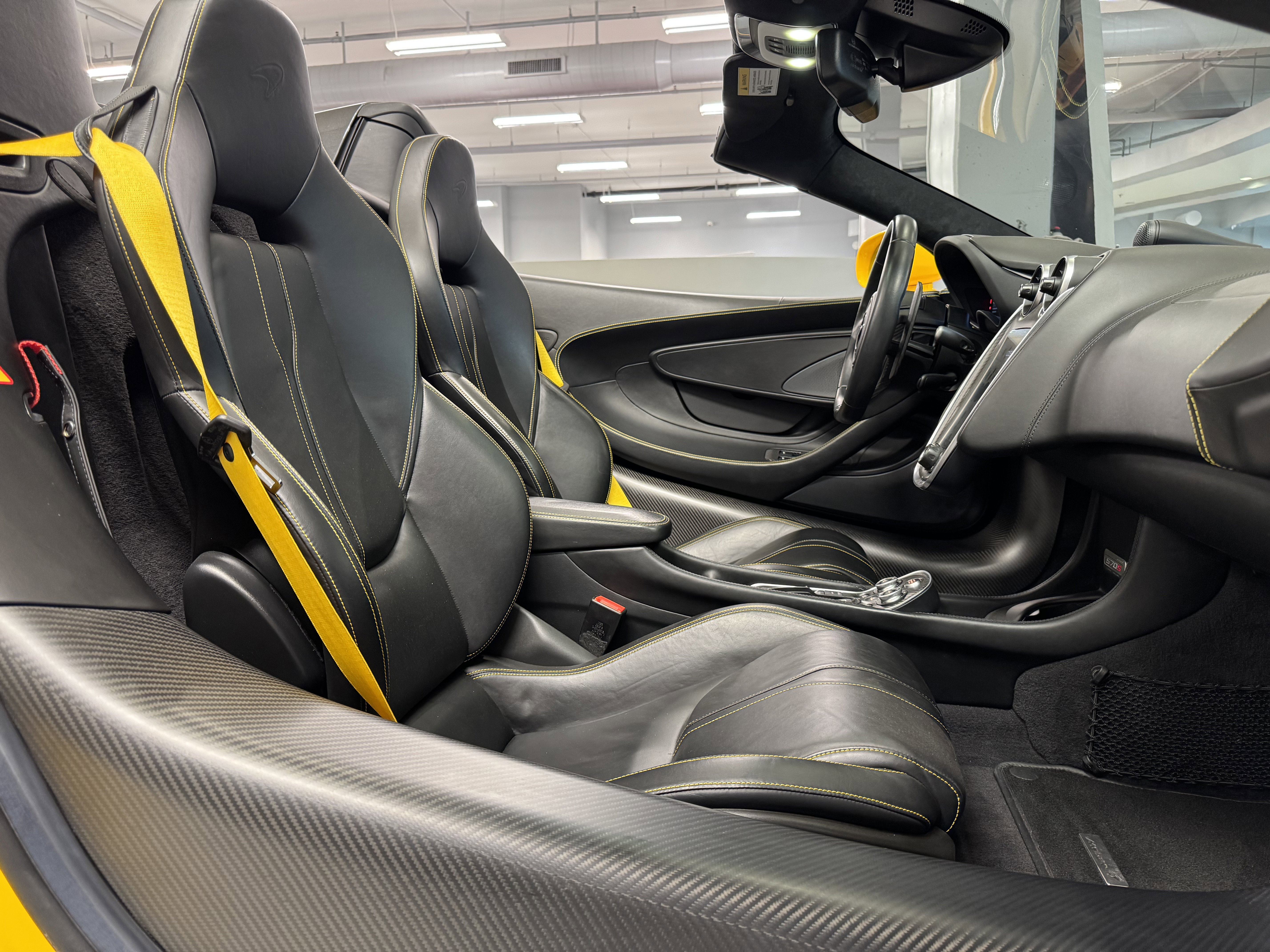 Used 2020 McLaren 570S Spider image 16