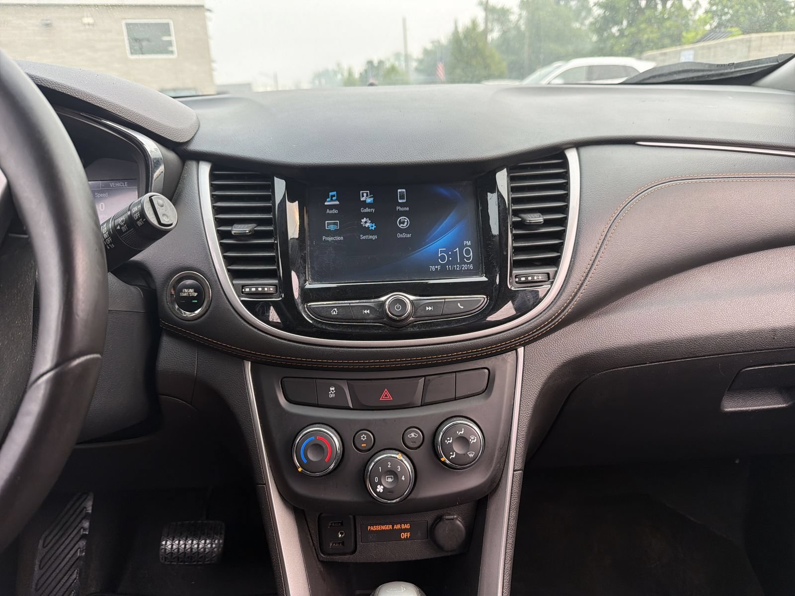 Used 2017 Chevrolet Trax LT w/ LT Convenience Package AWD/4WD image 28