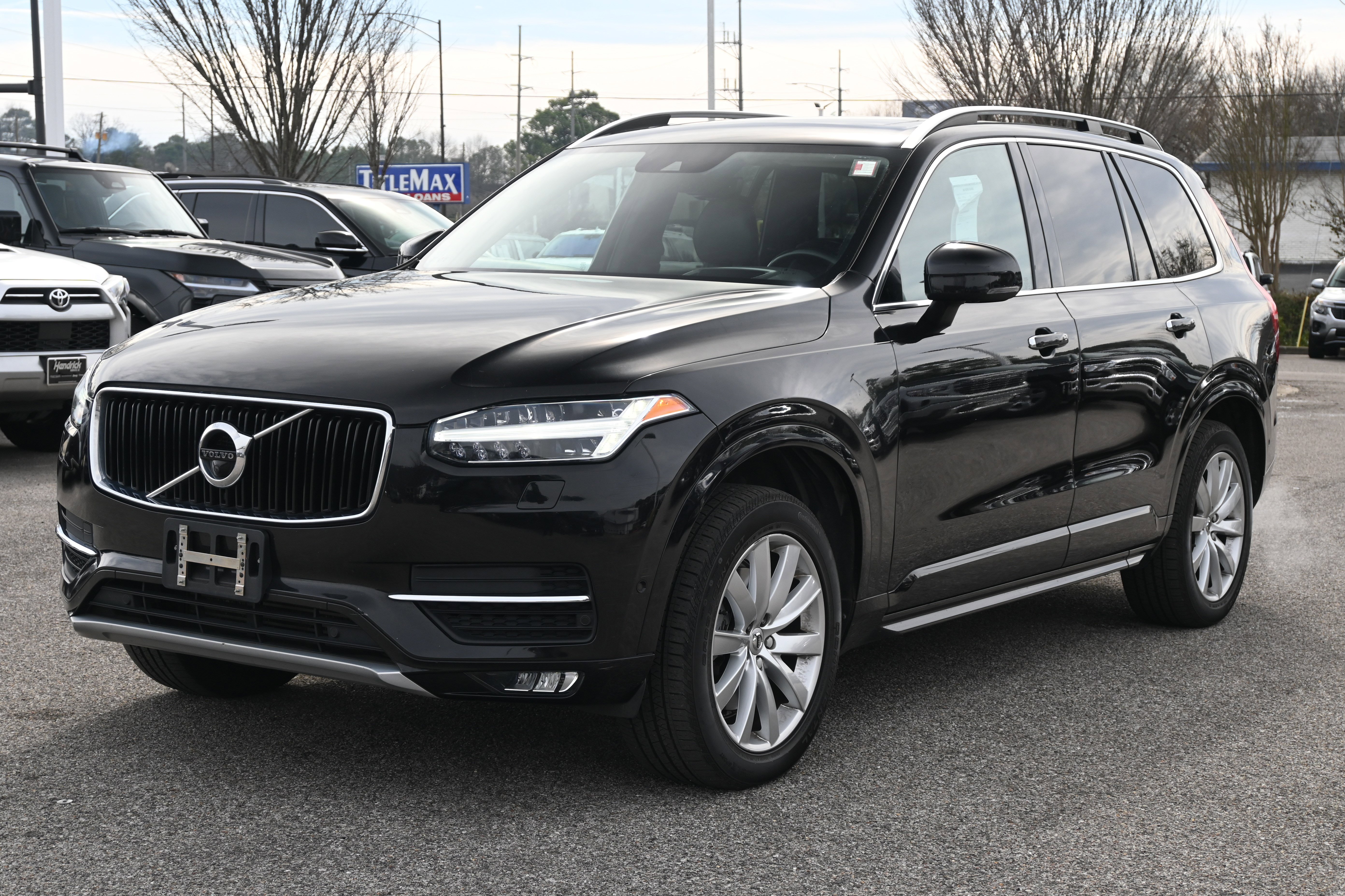 Used 2017 Volvo XC90 T6 Momentum w/ Vision Package image 6