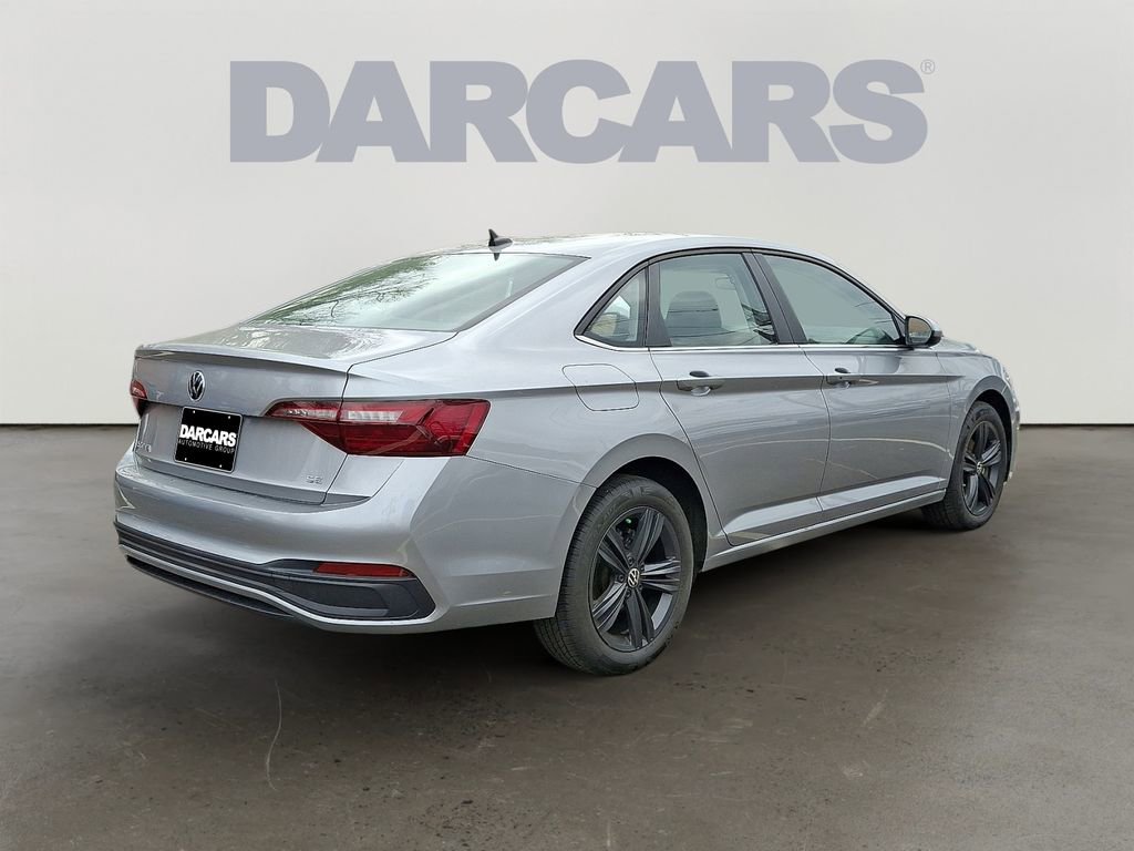 Used 2024 Volkswagen Jetta SE w/ Panoramic Sunroof Package image 6
