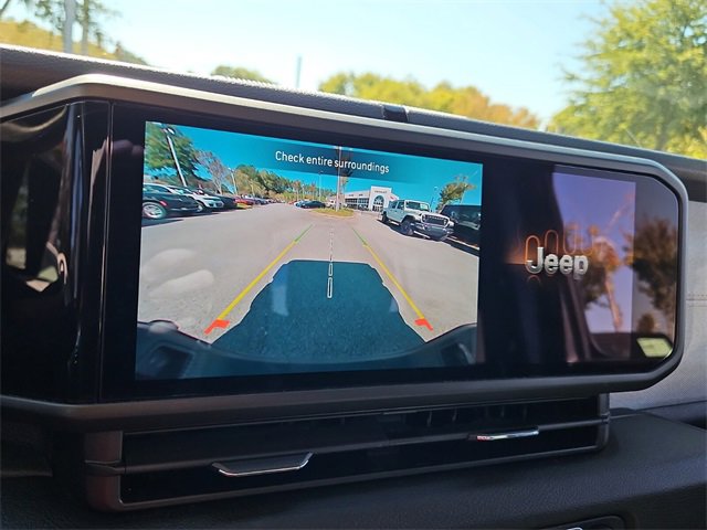 Used 2024 Jeep Gladiator Sport image 17