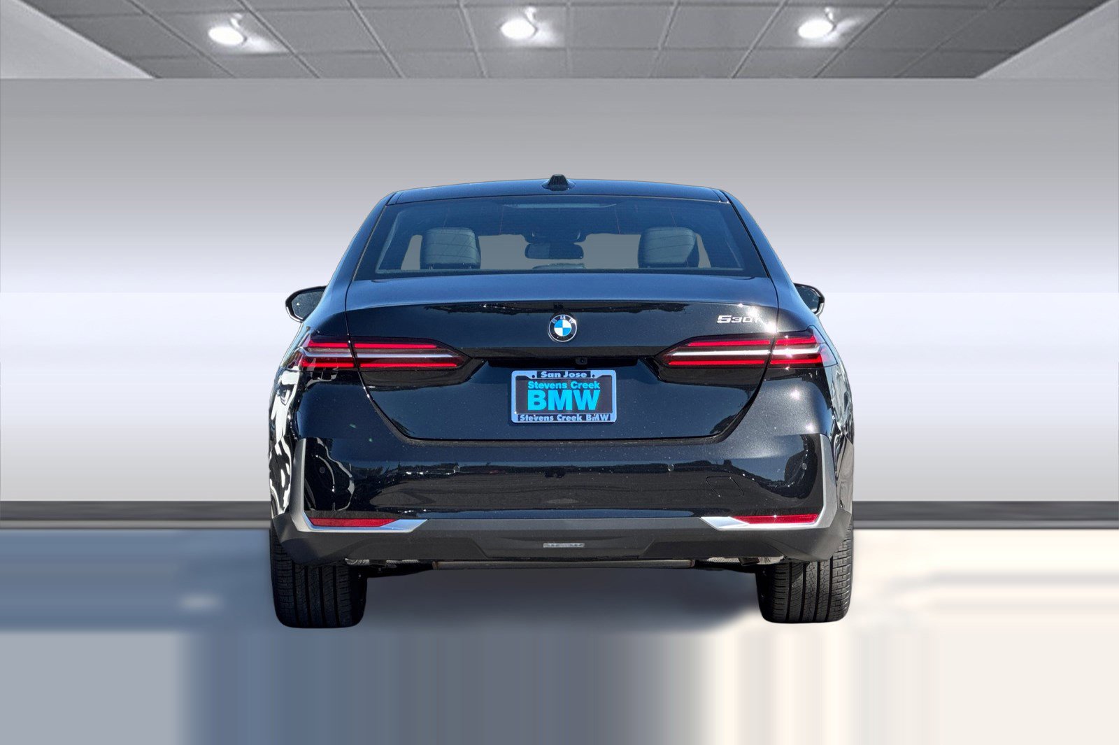 Used 2026 BMW 530i w/ Premium Package RWD image 9