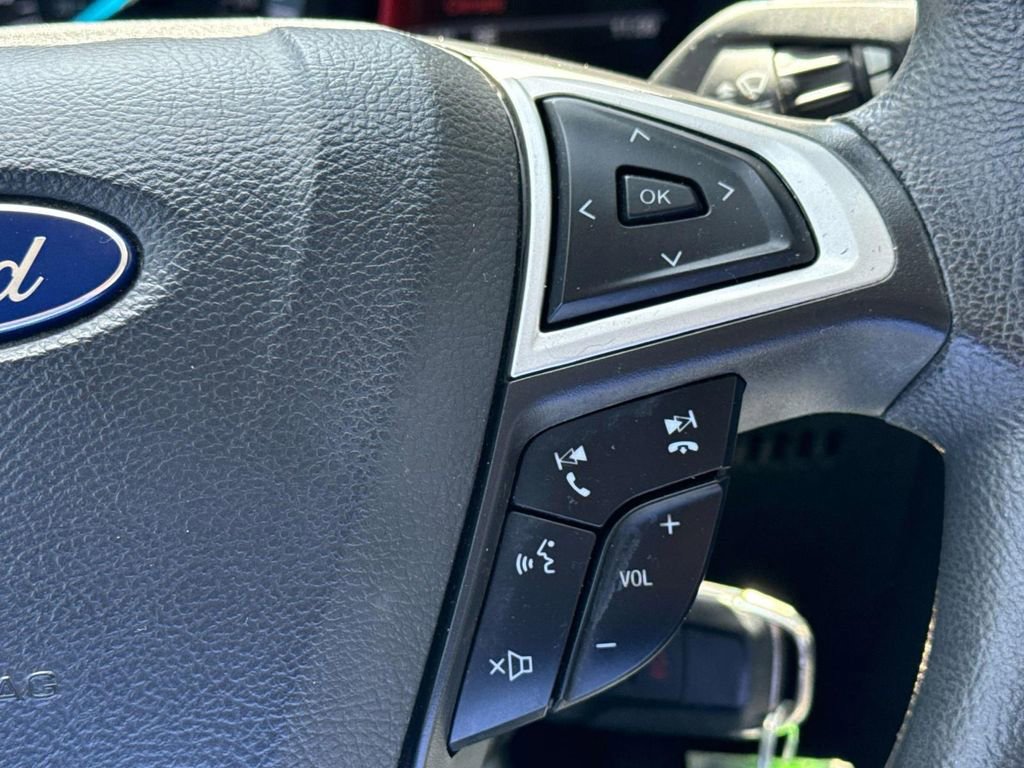 Used 2016 Ford Fusion SE FWD image 11