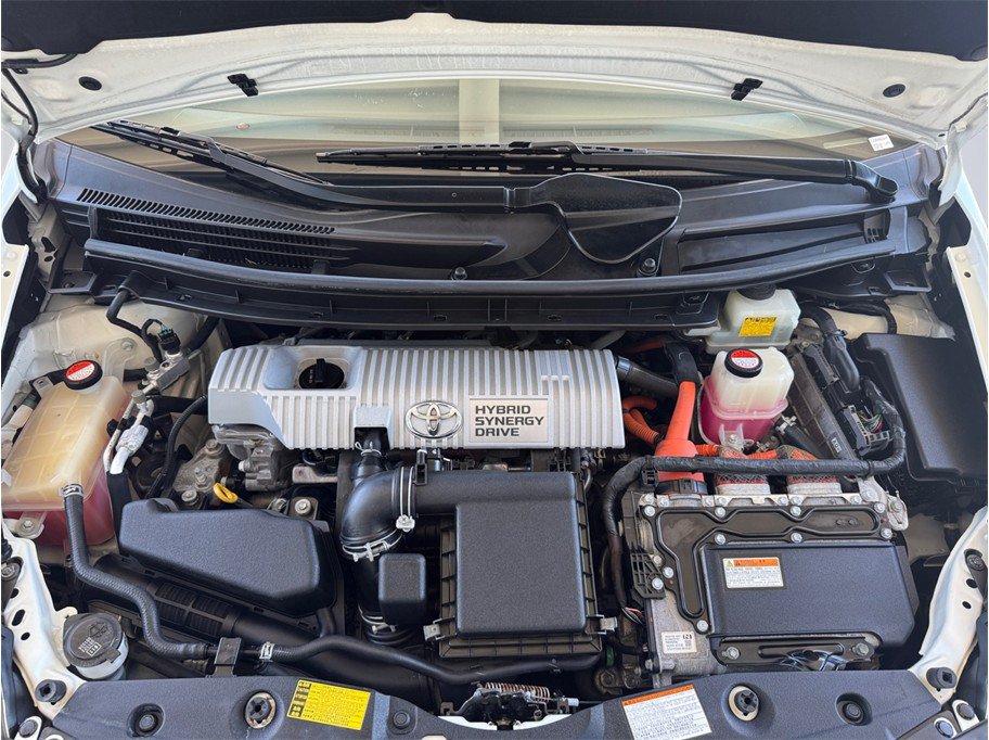 Used 2015 Toyota Prius Four FWD image 8