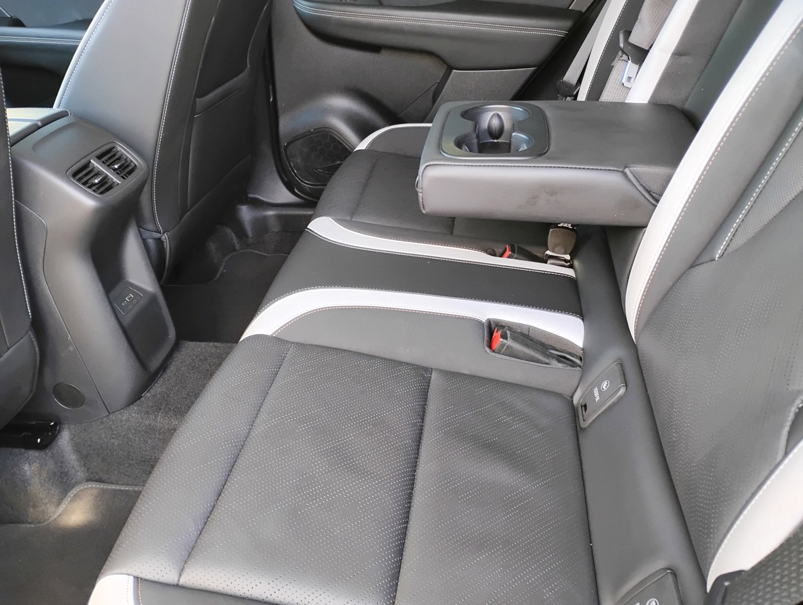 Used 2025 Buick Envision Sport Touring image 18