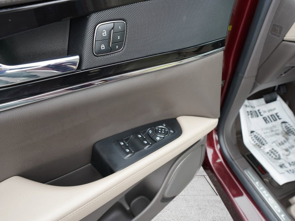 Used 2022 Lincoln Nautilus Reserve AWD/4WD image 26