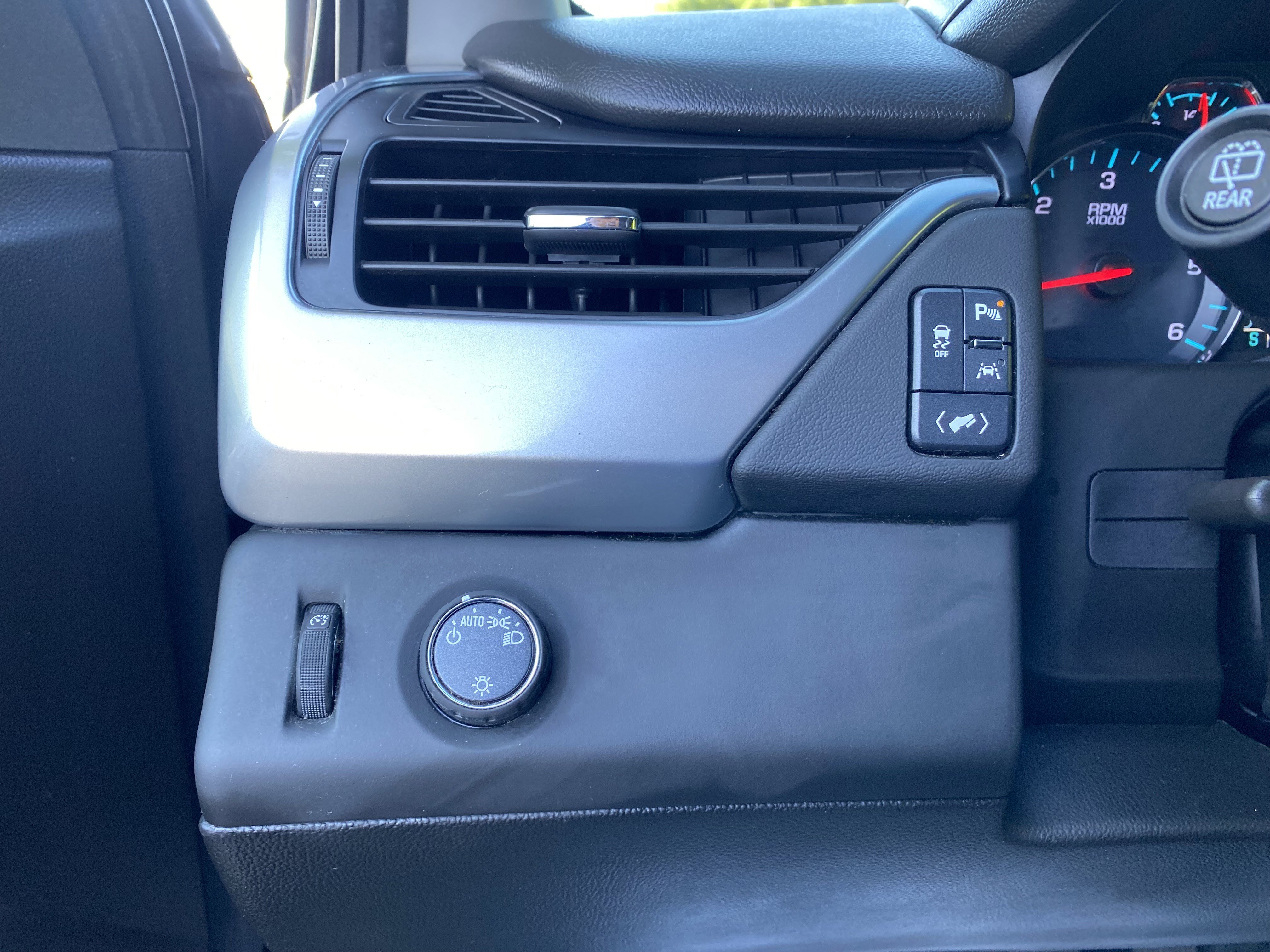 Used 2019 Chevrolet Tahoe LT RWD image 18