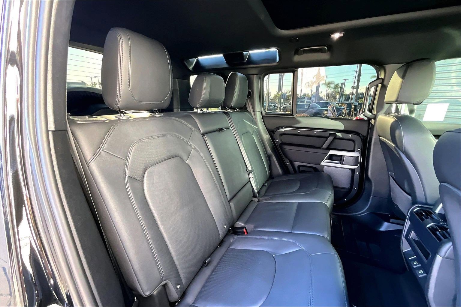 Used 2024 Land Rover Defender 110 S image 27