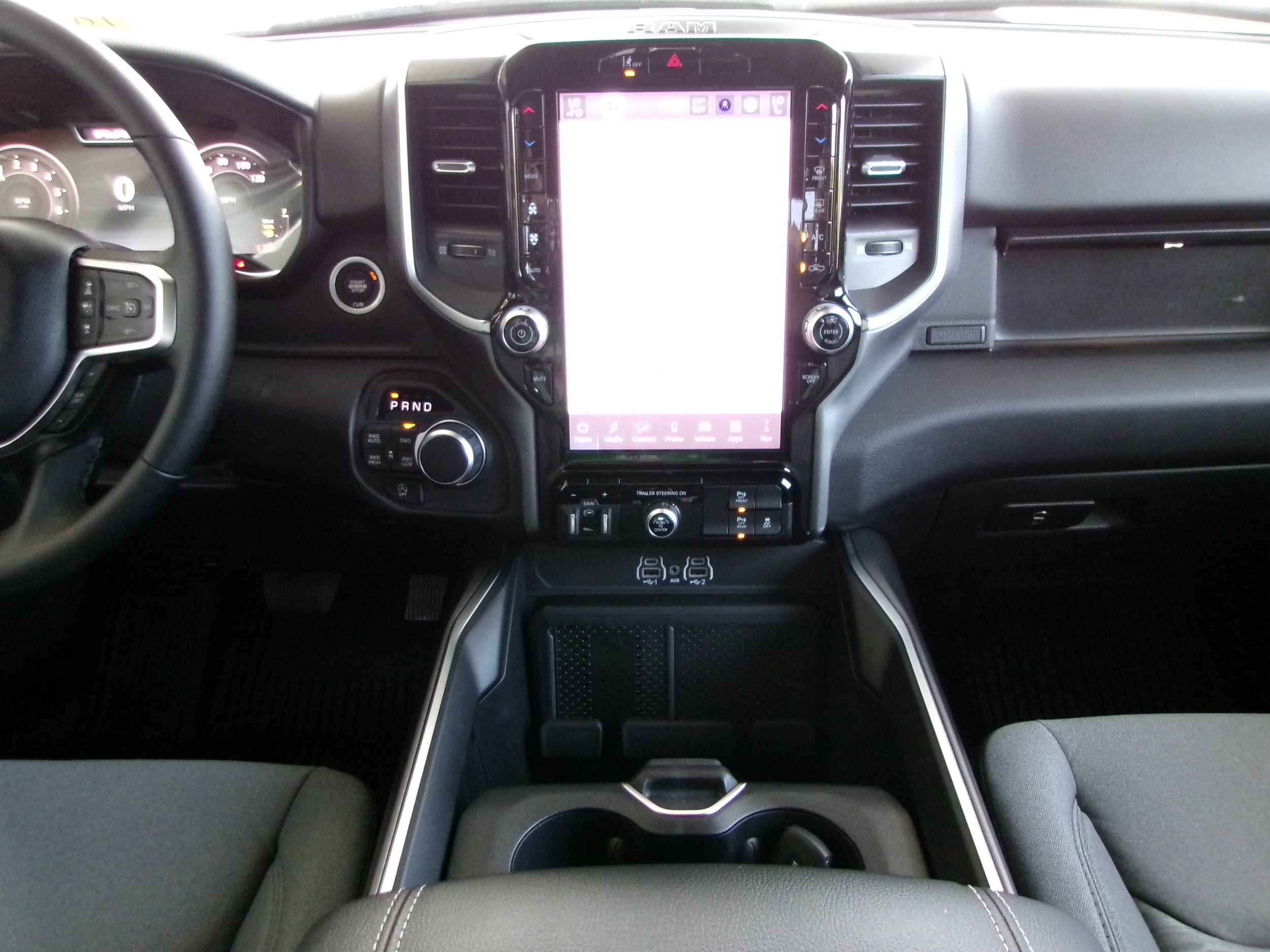 New 2025 RAM 1500 Big Horn AWD/4WD image 13