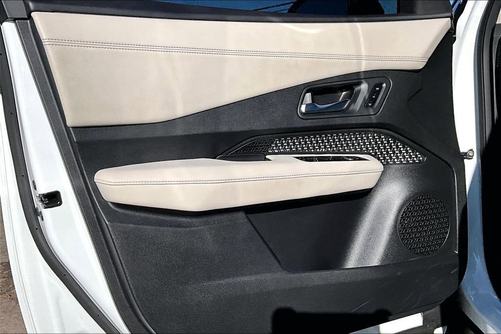 Used 2023 Nissan Ariya FWD image 23