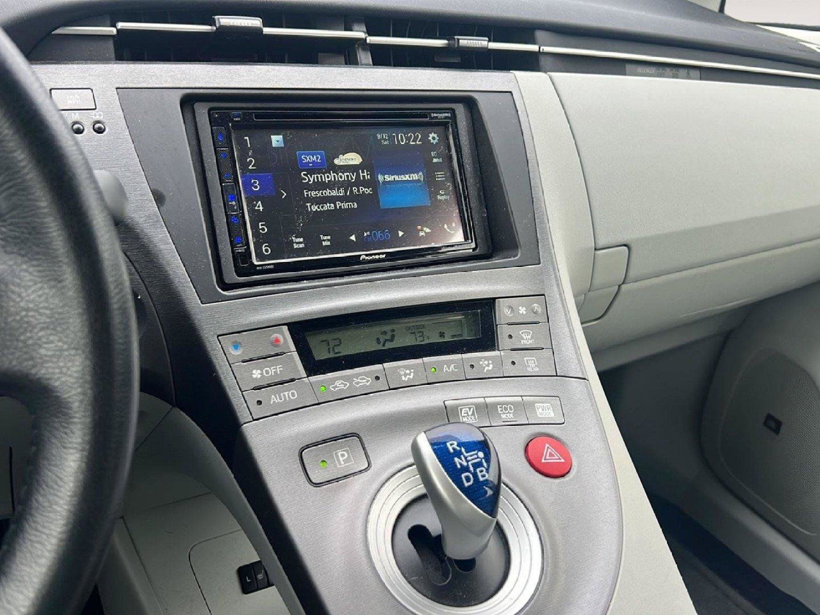 Used 2015 Toyota Prius Five FWD image 12