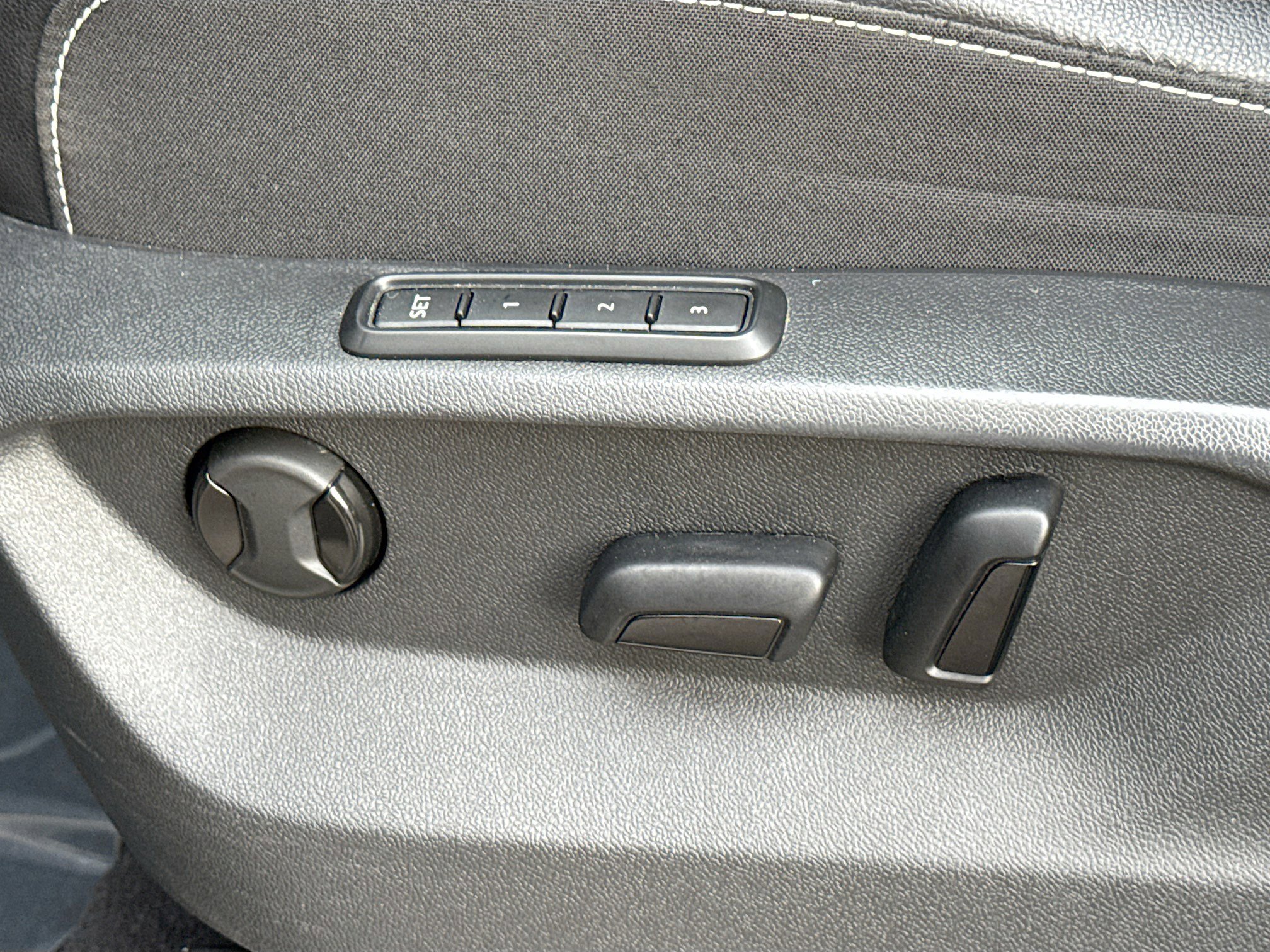 Used 2024 Volkswagen Atlas SEL Premium R-Line image 26