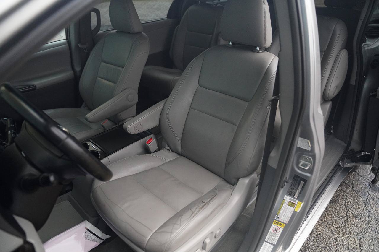 Used 2015 Toyota Sienna XLE w/ XLE Navigation Package AWD/4WD image 23