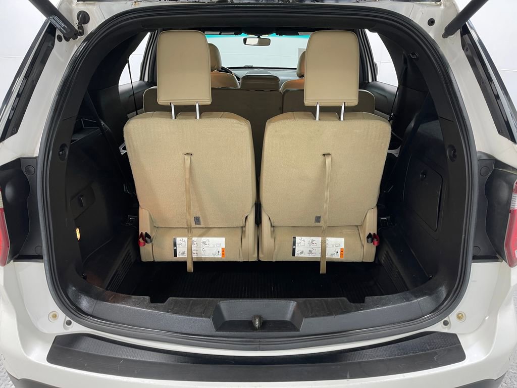 Used 2016 Ford Explorer XLT w/ Equipment Group 202A image 27