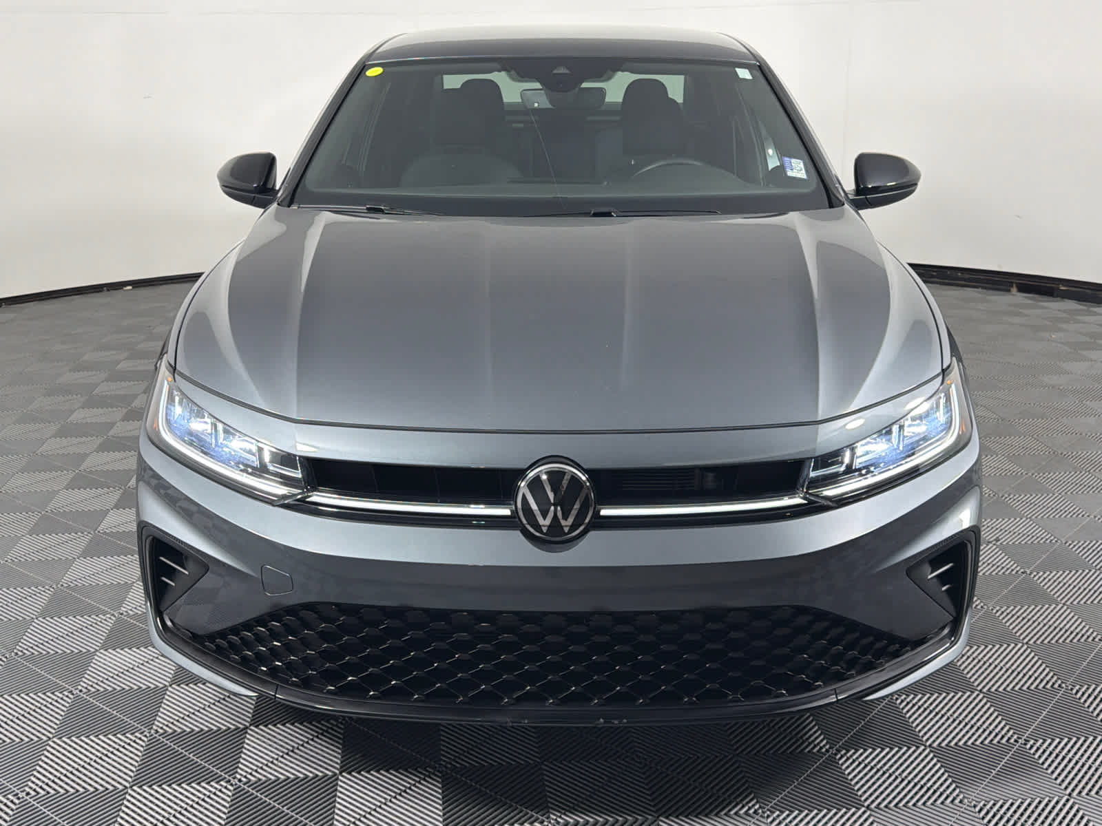 Used 2025 Volkswagen Jetta Sport FWD image 2